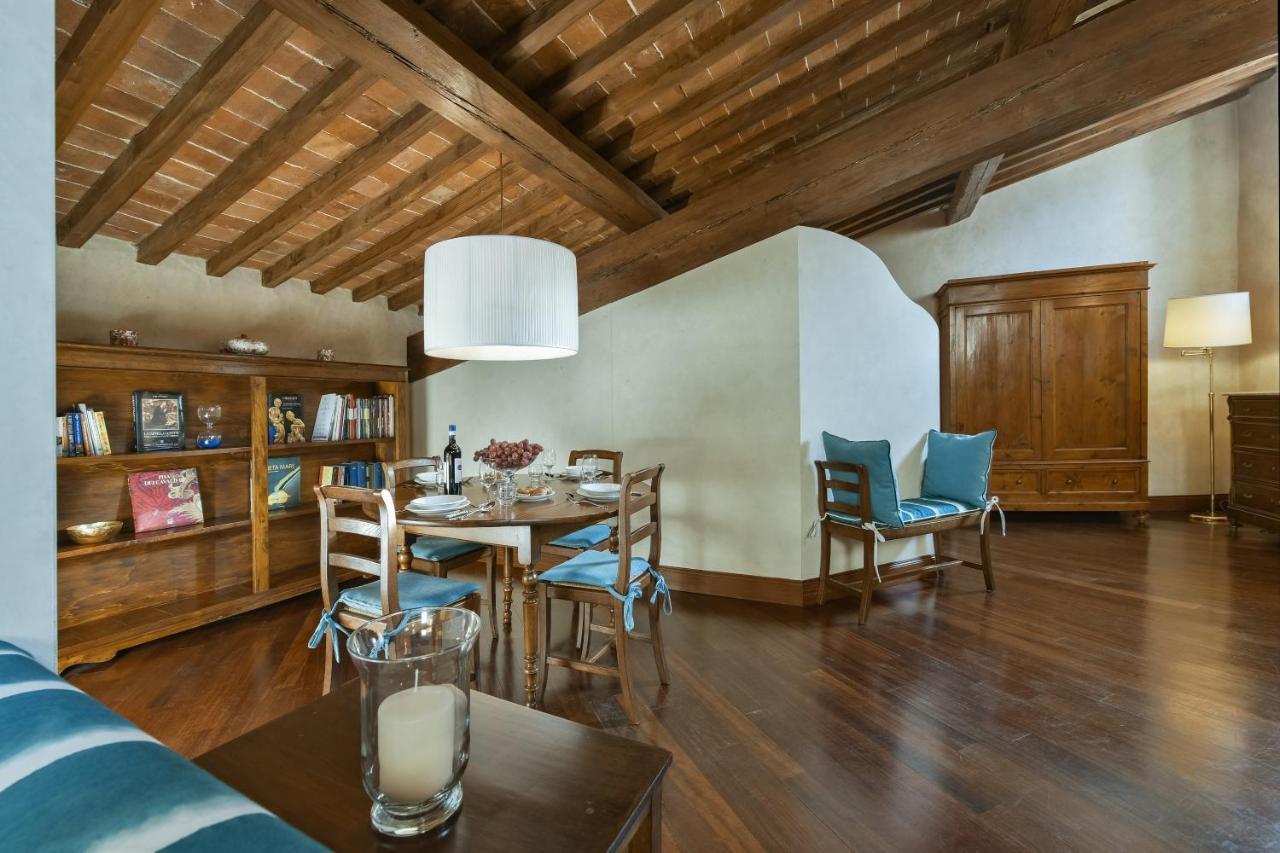Apartamento Tiepolo Romantic Penthouse In The Oltrarno Florença