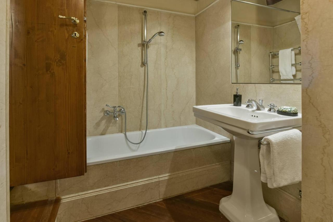 Apartamento Tiepolo Romantic Penthouse In The Oltrarno